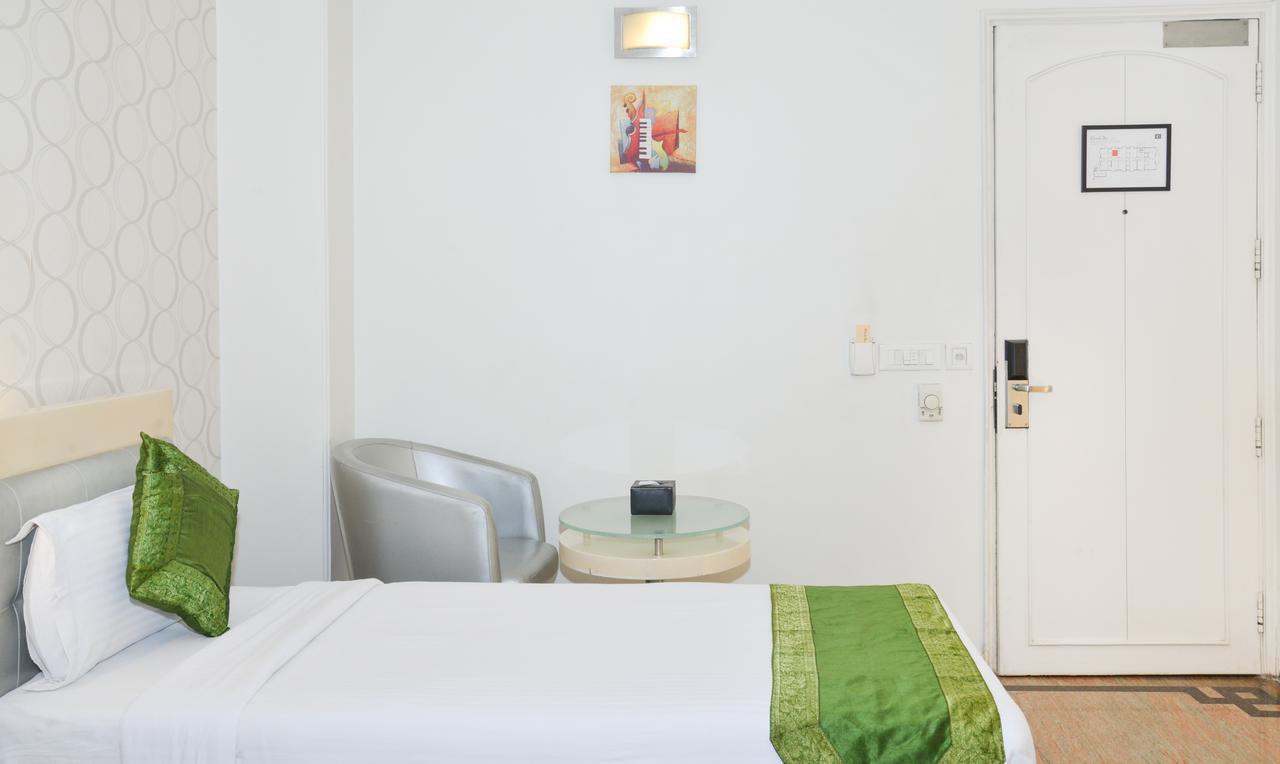 Treebo Check In By Oran Hotel นิวเดลี ภายนอก รูปภาพ