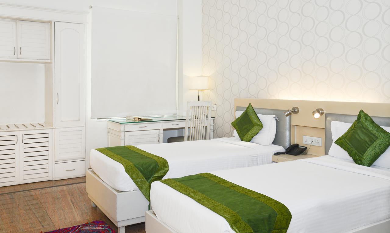 Treebo Check In By Oran Hotel นิวเดลี ภายนอก รูปภาพ