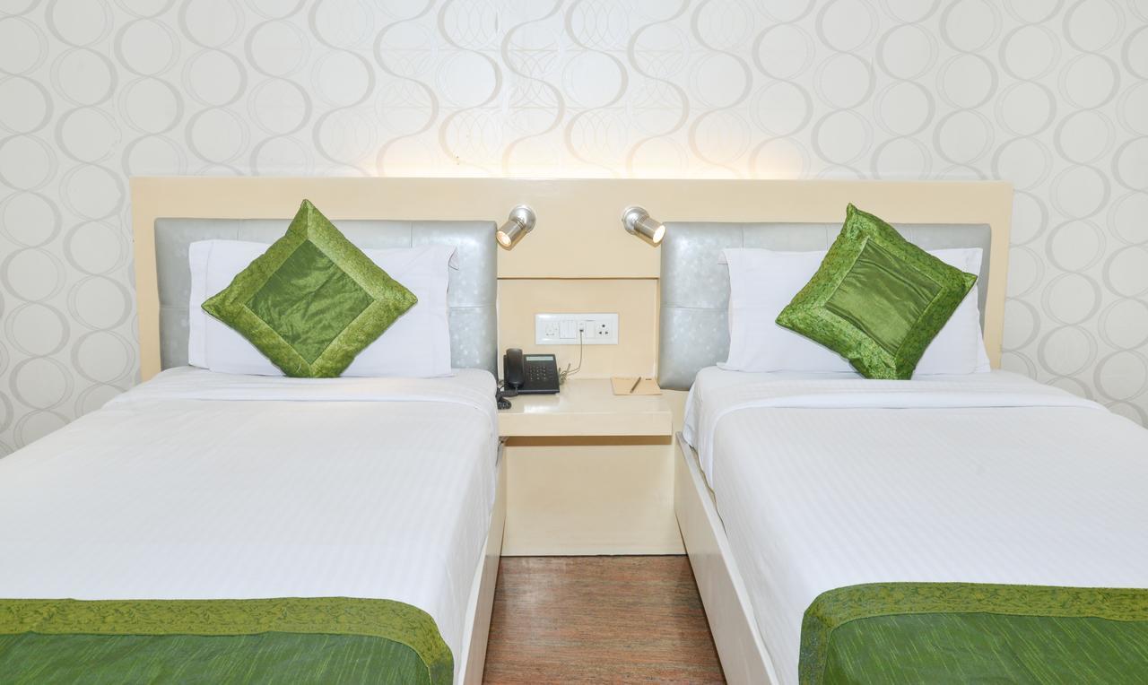 Treebo Check In By Oran Hotel นิวเดลี ภายนอก รูปภาพ